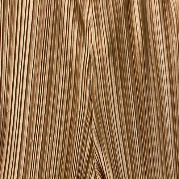 🥂 New with Tags Prettylittlething Gold Pleated Wide Leg Trouser Pants🥂Size 10 - Picture 8 of 9